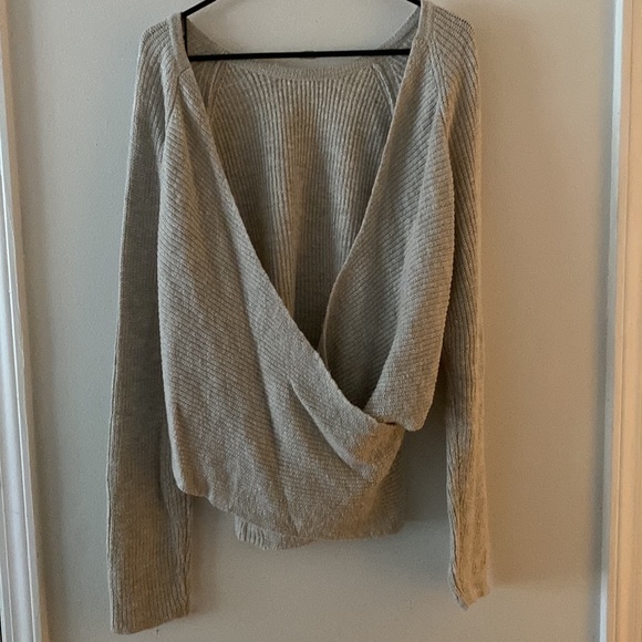 Aerie open back sweater - Picture 2 of 3